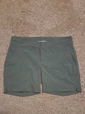 Women's Columbia Olive Green Omni-Shield Athletic Shorts